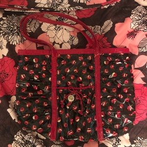 Vera Bradley Frill Poppy Fields Tote with large inside zipper & outer pocket